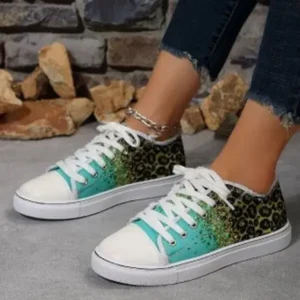 Juneris Fashion Casual Plus Size Star Round Toe Lace-Up Sneakers